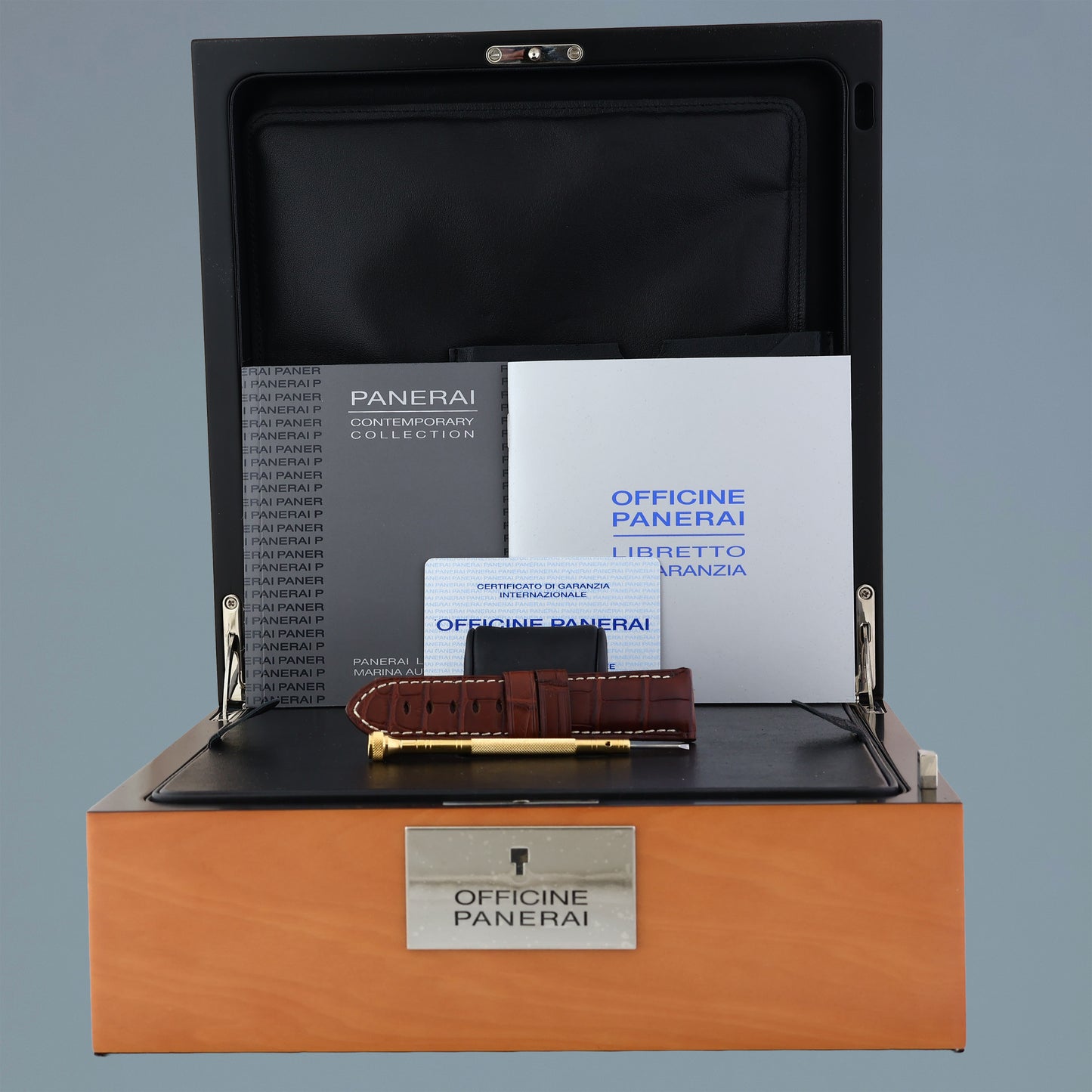 PAPERS Panerai Luminor Marina Automatic PAM00140 Black Carbon Yellow Gold Watch