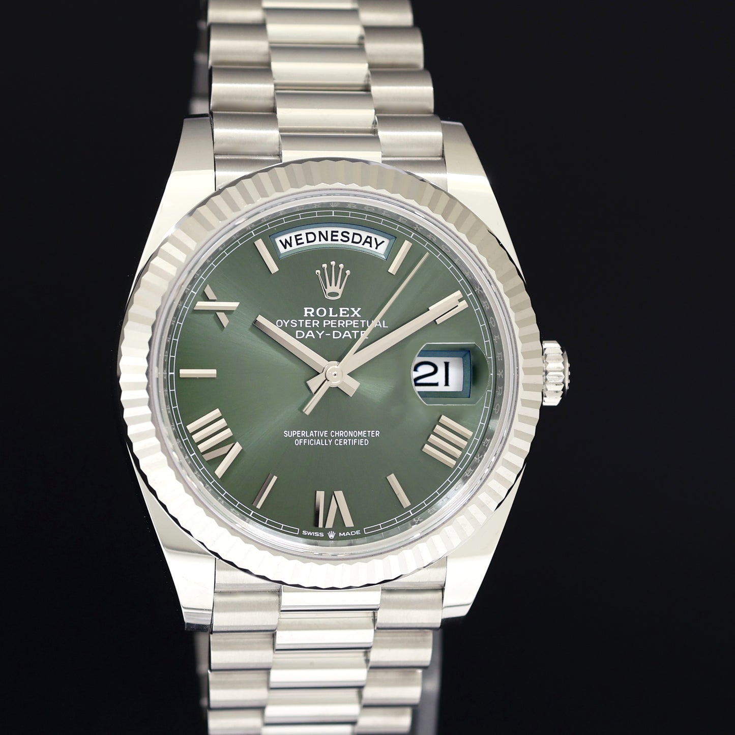 2024 MINT Rolex Platinum Fluted President 40mm Olive Green Roman 228236 Watch Box