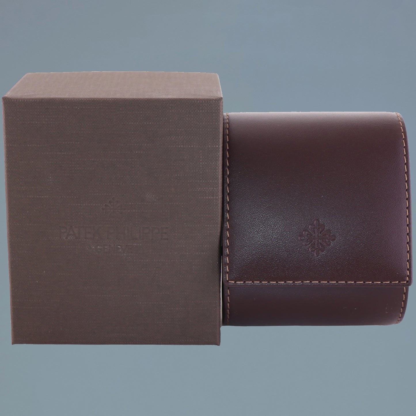 2025 SERVICE MINT Patek Philippe 5196G 37mm white Gold Calatrava Black Leather Watch Box