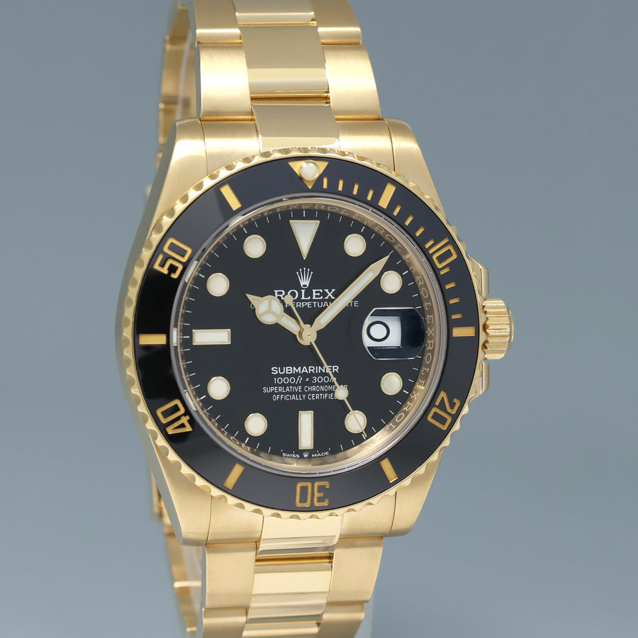 2025 NEW PAPERS Rolex Submariner Black Ceramic 126618LN Yellow Gold Watch Box