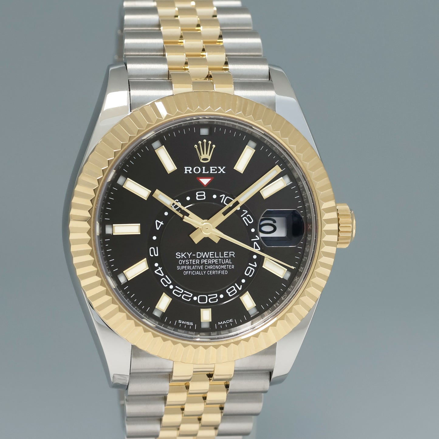 2022 Rolex Sky-Dweller 326933 Black 42mm Two Tone Jubilee Gold Steel Watch Box