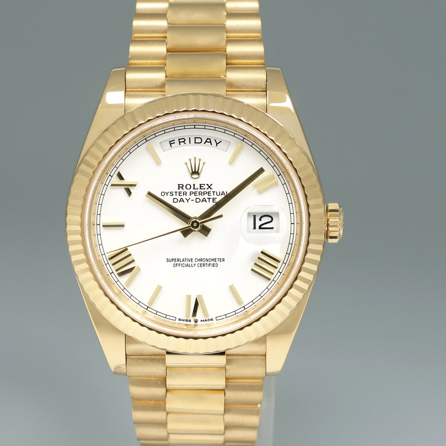 2025 MINT Rolex Day-Date 40 President 228238 White Roman Yellow Gold Watch Box