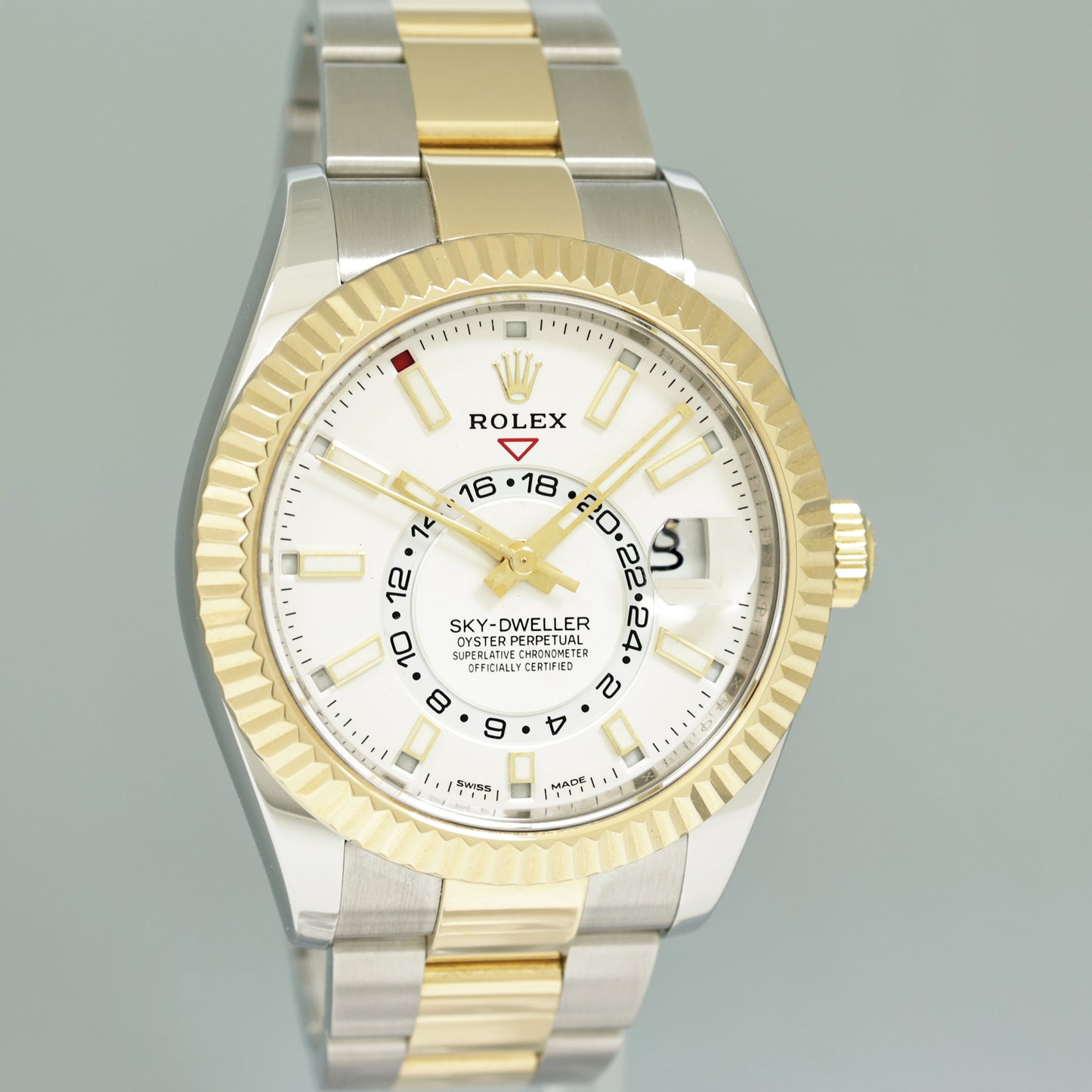 2022 MINT Rolex Sky-Dweller 326933 Two Tone Gold Steel White 42mm Oyster Watch Box