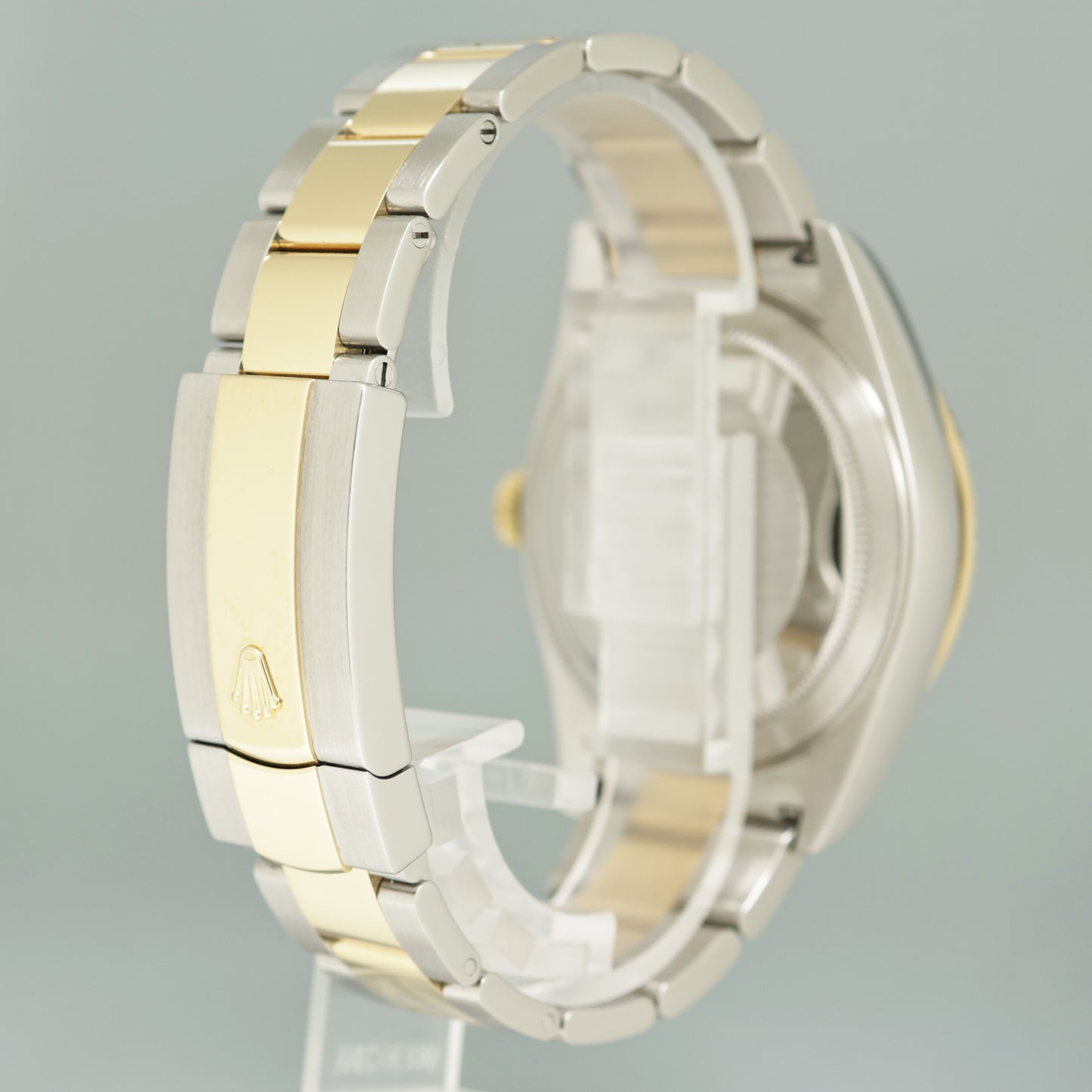 2022 MINT Rolex Sky-Dweller 326933 Two Tone Gold Steel White 42mm Oyster Watch Box