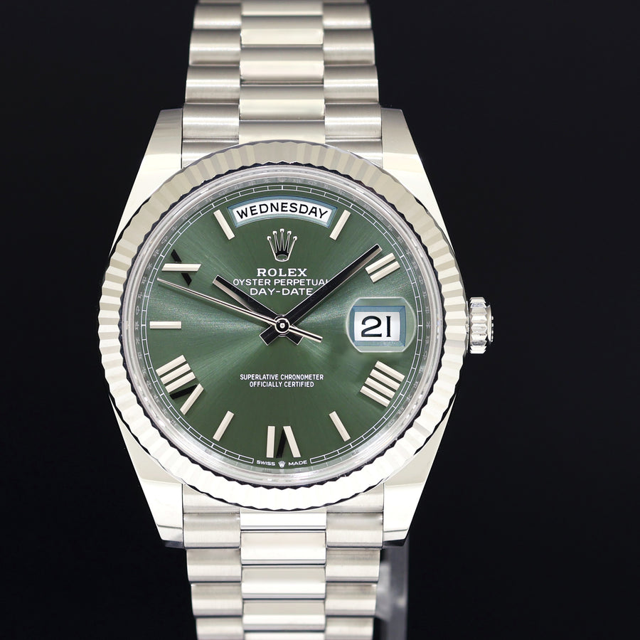 2024 MINT Rolex Platinum Fluted President 40mm Olive Green Roman 228236 Watch Box