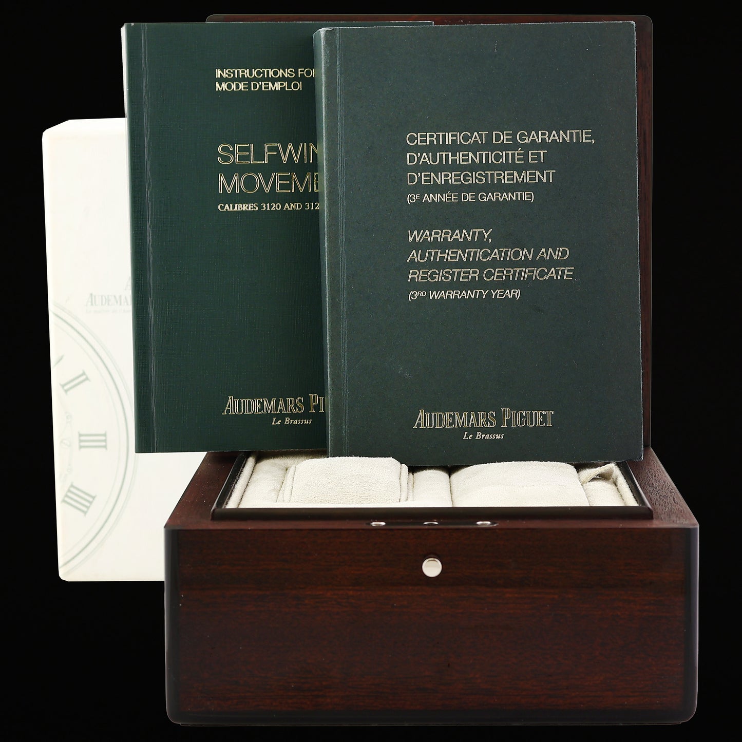 Papers MINT Audemars Piguet Royal Oak 37mm Steel 15450st White Watch Box