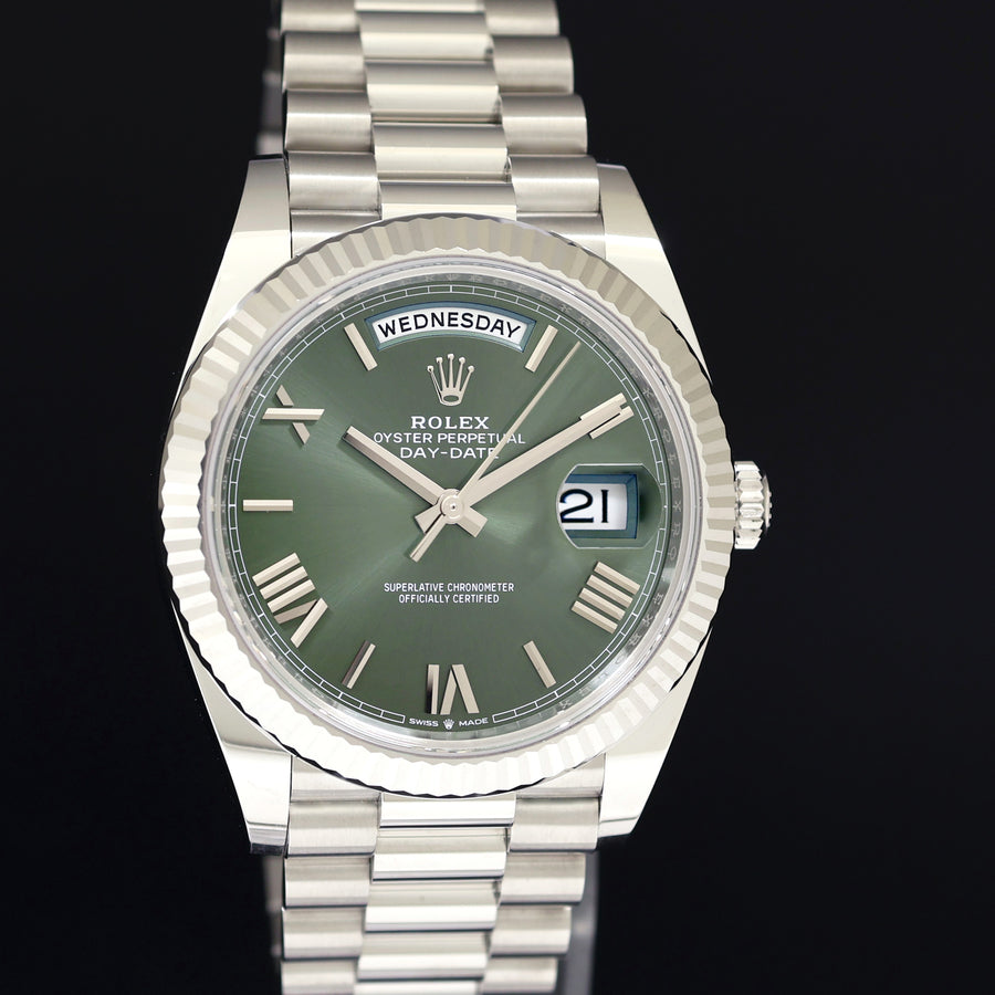 2024 MINT Rolex Platinum Fluted President 40mm Olive Green Roman 228236 Watch Box