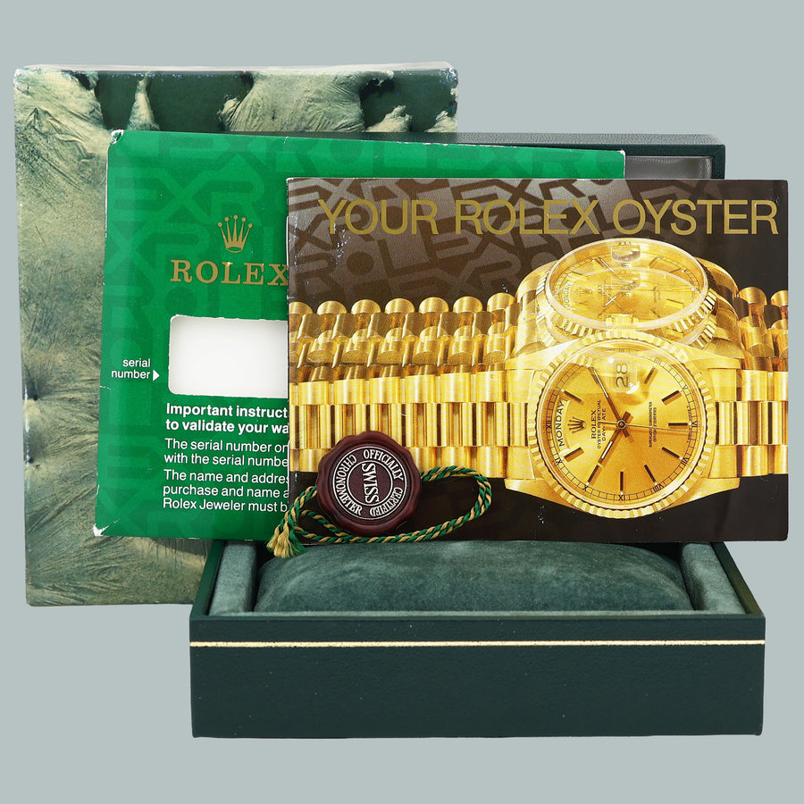 PAPERS 1997 MINT Rolex 16710 GMT-Master II Black Steel 40mm Watch Box