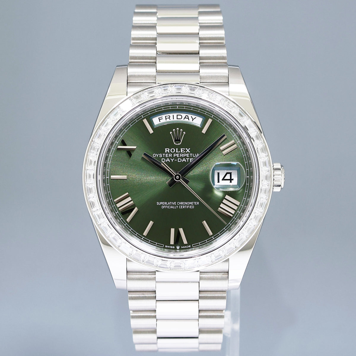 PAPERS NEW Rolex Day-Date 40 President 228236 Platinum Baguette Green Roman Watch