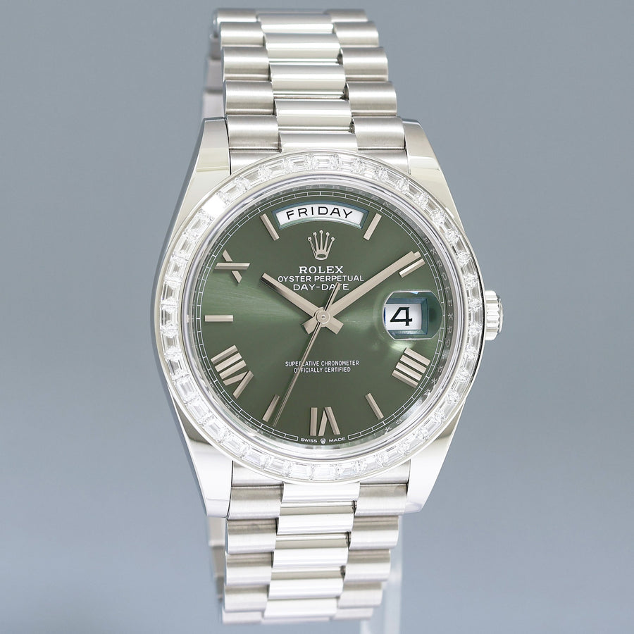 PAPERS NEW Rolex Day-Date 40 President 228236 Platinum Baguette Green Roman Watch