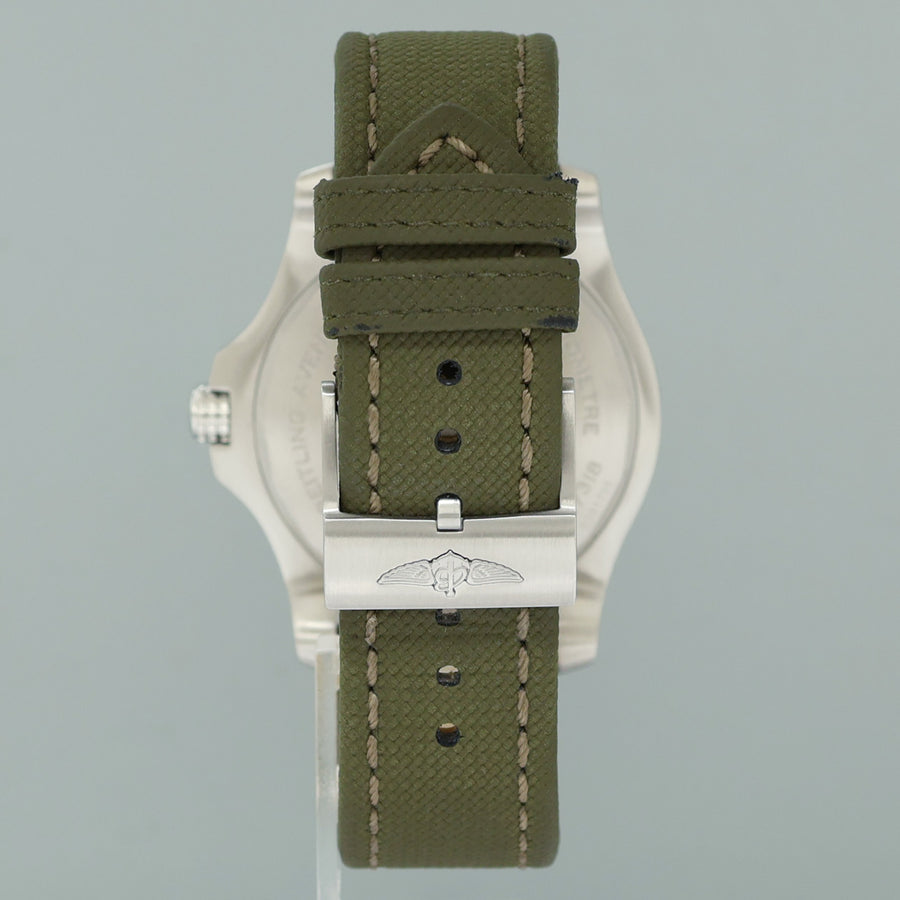 PAPERS MINT Breitling Chronometer Avenger Automatic 43mm Men's Green Watch A17318