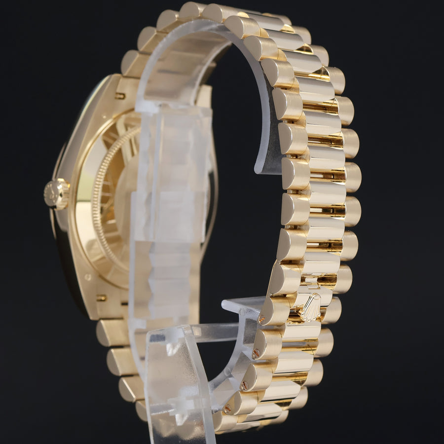 2023 MINT Rolex 228238 Day-Date 40 President Silver Roman Gold Watch Box