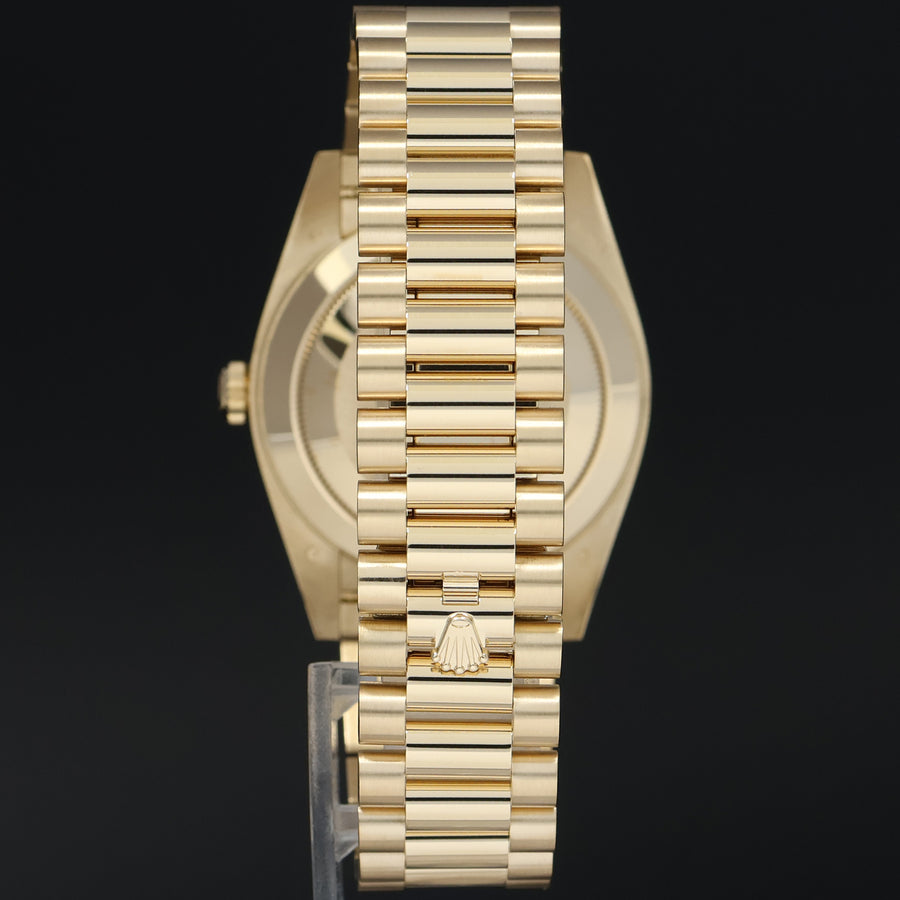 2023 MINT Rolex 228238 Day-Date 40 President Silver Roman Gold Watch Box