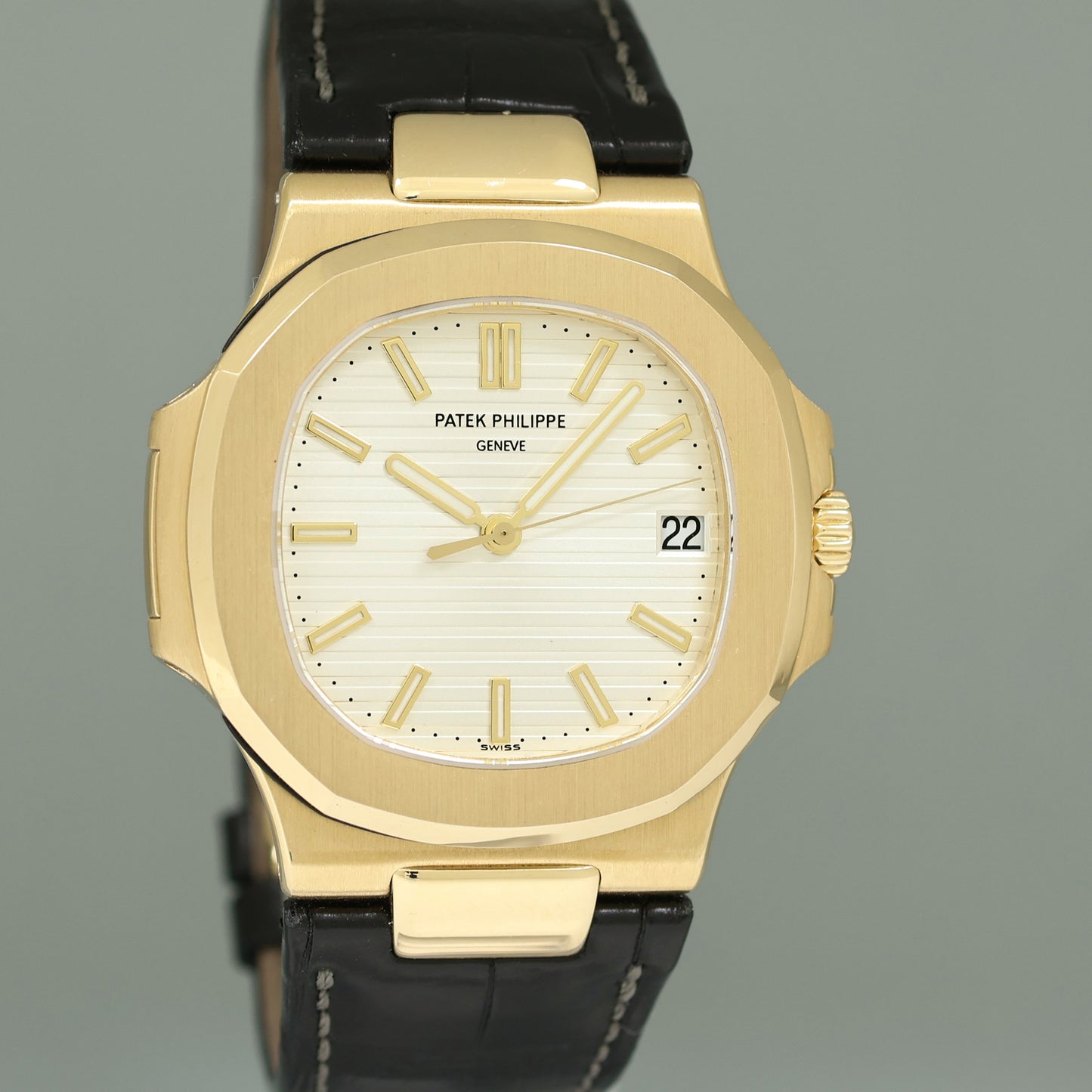 MINT PAPERS Patek Philippe Nautilus 5711J White 18k Yellow Gold 5711J-001 Watch Box