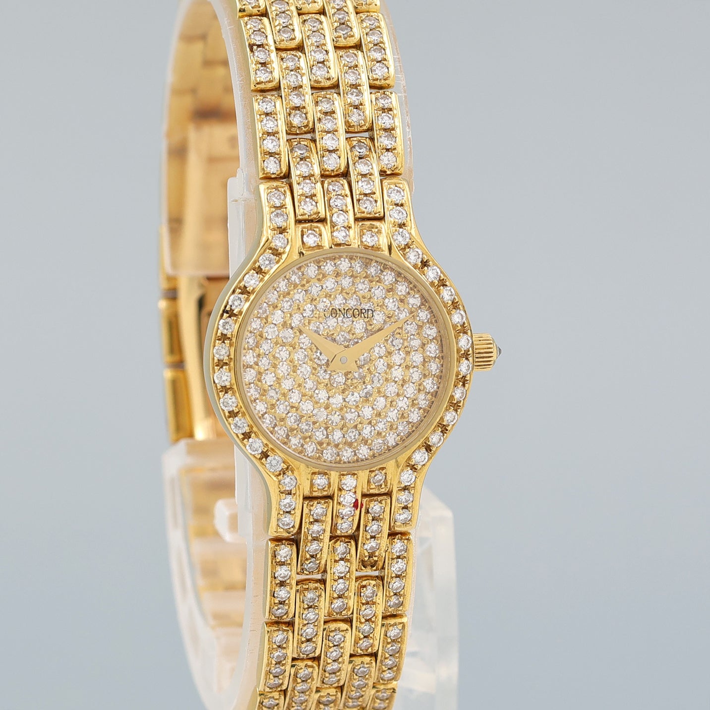 Ladies Concord 18k Yellow Gold 21mm 6.25ct Pave Diamond 59-62-264 Watch