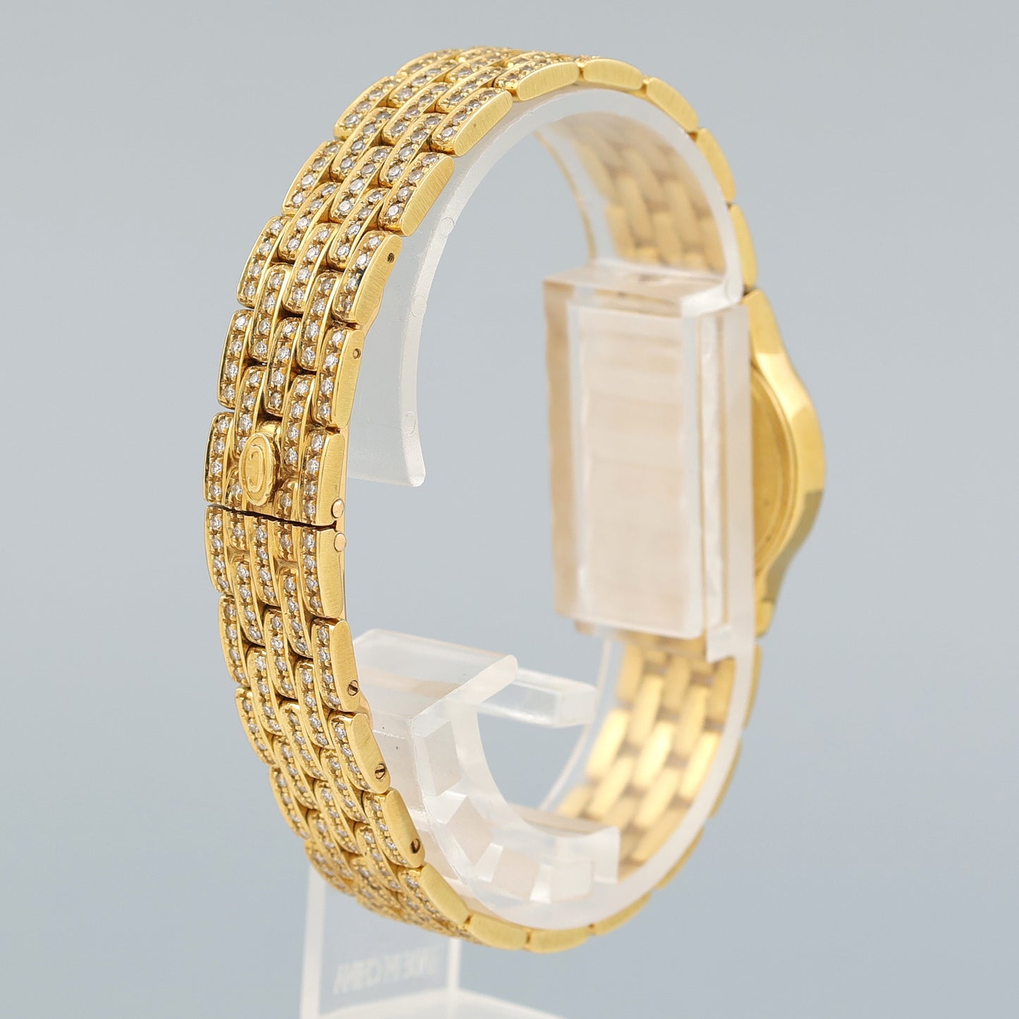 Ladies Concord 18k Yellow Gold 21mm 6.25ct Pave Diamond 59-62-264 Watch