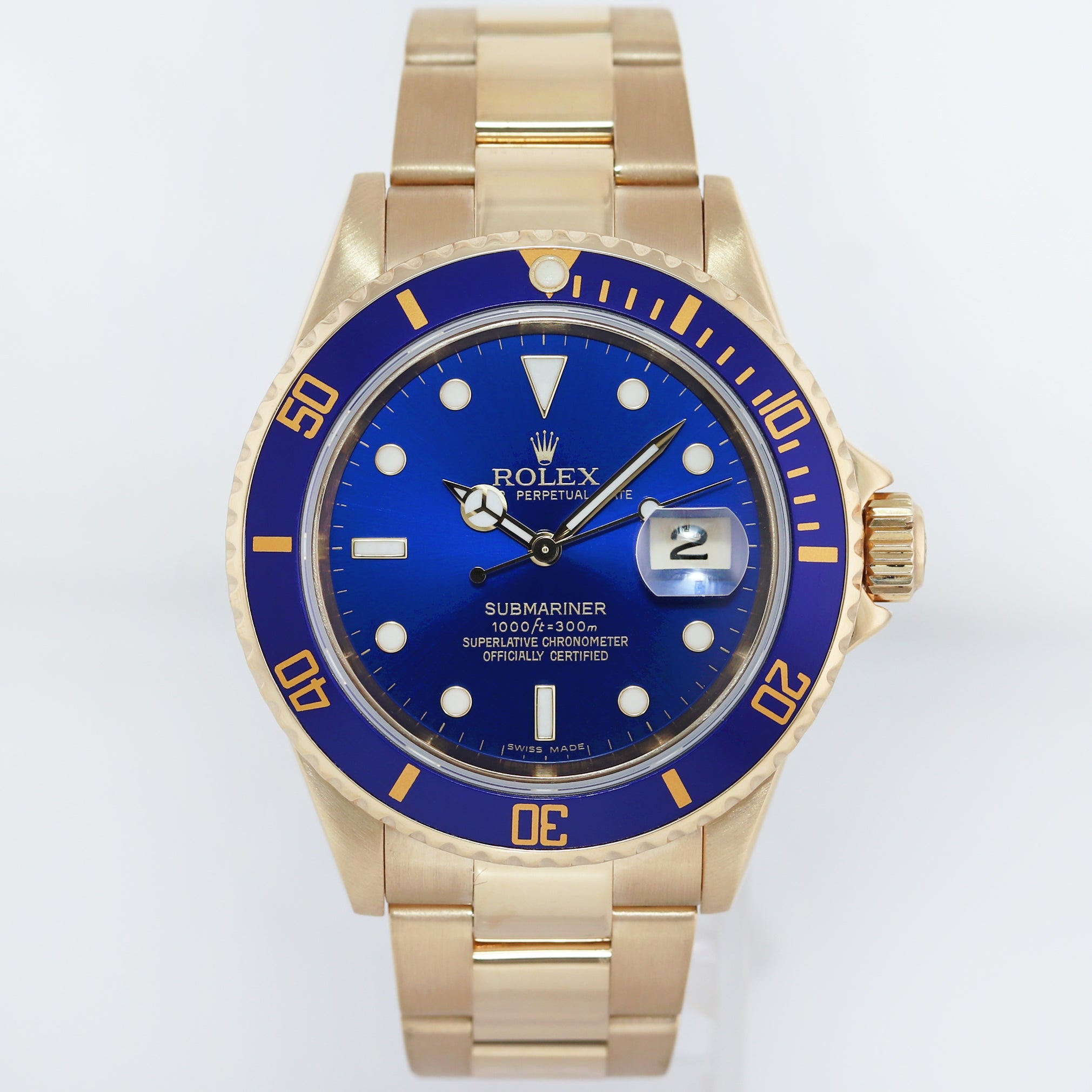 MINT 2004 Rolex 16618 Submariner Yellow Gold Sunburst Blue 40mm No Hole Case Watch