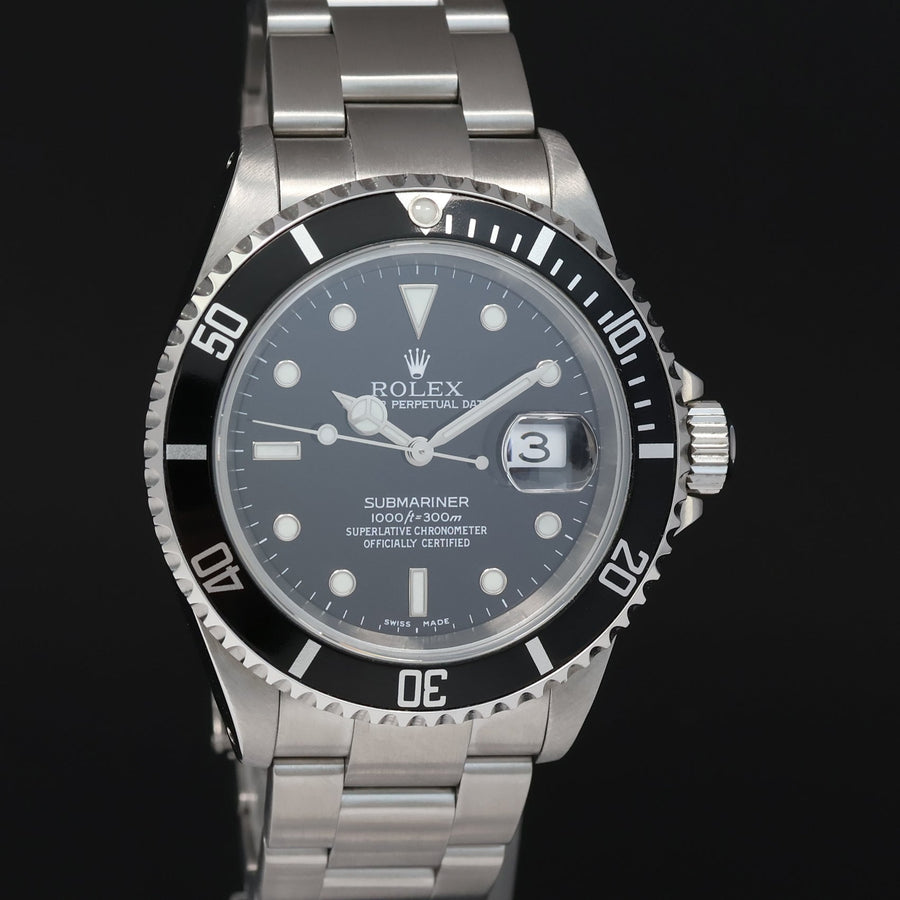 MINT 2001 Rolex 16610 LN Submariner Date Steel Black 40mm Oyster Watch Box