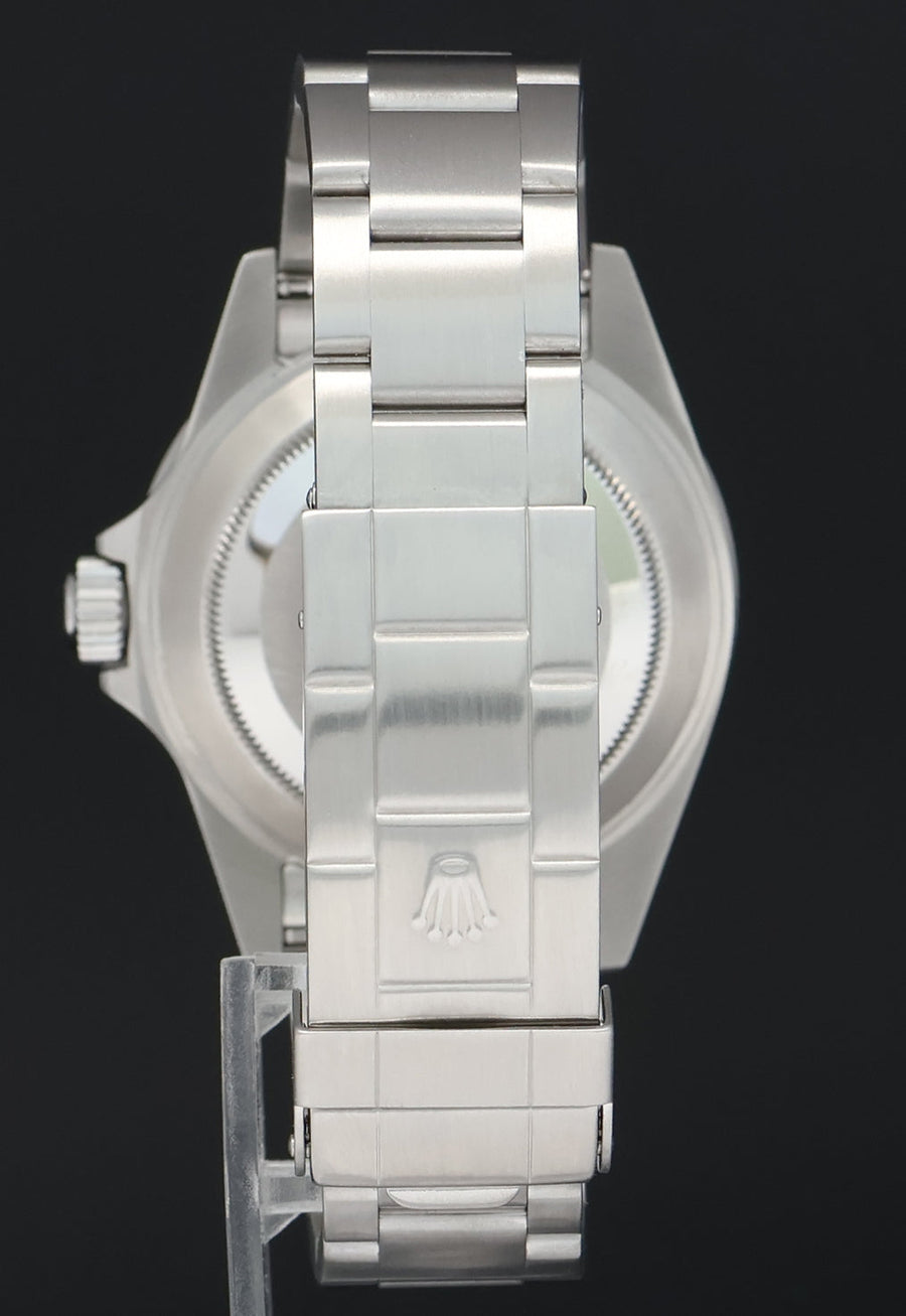 MINT 2001 Rolex 16610 LN Submariner Date Steel Black 40mm Oyster Watch Box