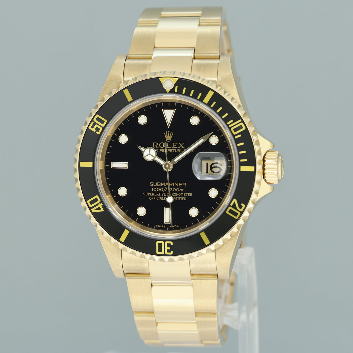2002 MINT Rolex 16618LN Submariner 18k Yellow Gold Black Dial 40mm No Hole Case Watch