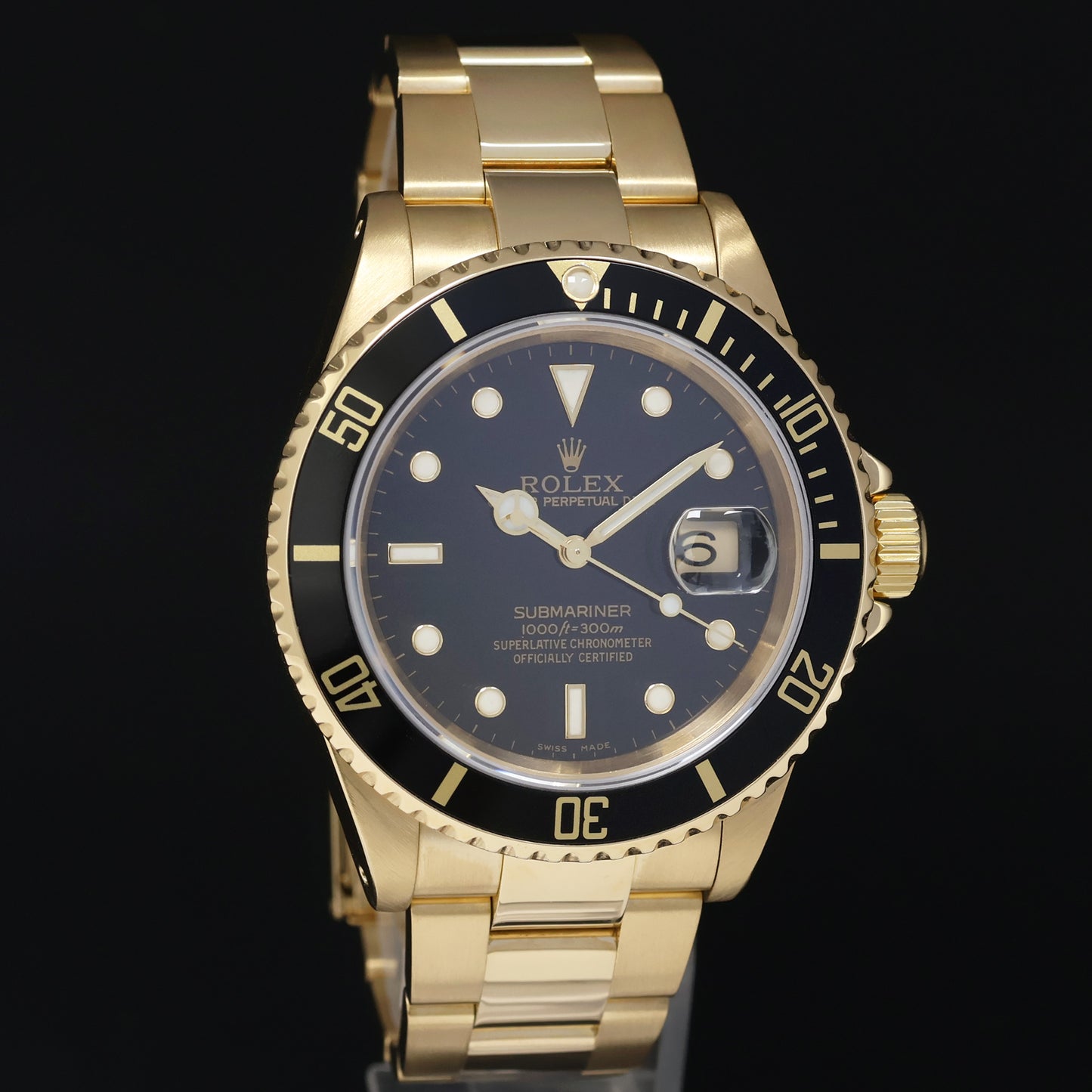 2001 MINT Rolex 16618 Submariner Yellow Gold Black Dial 40mm Watch Box