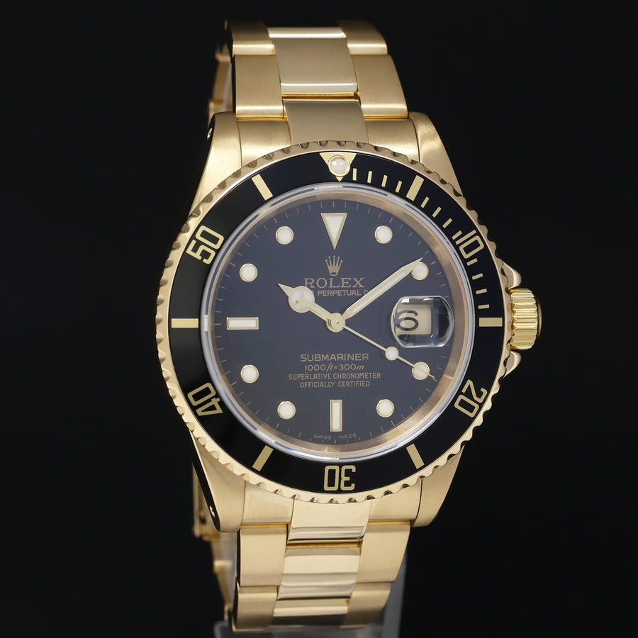 2001 MINT Rolex 16618 Submariner Yellow Gold Black Dial 40mm Watch Box
