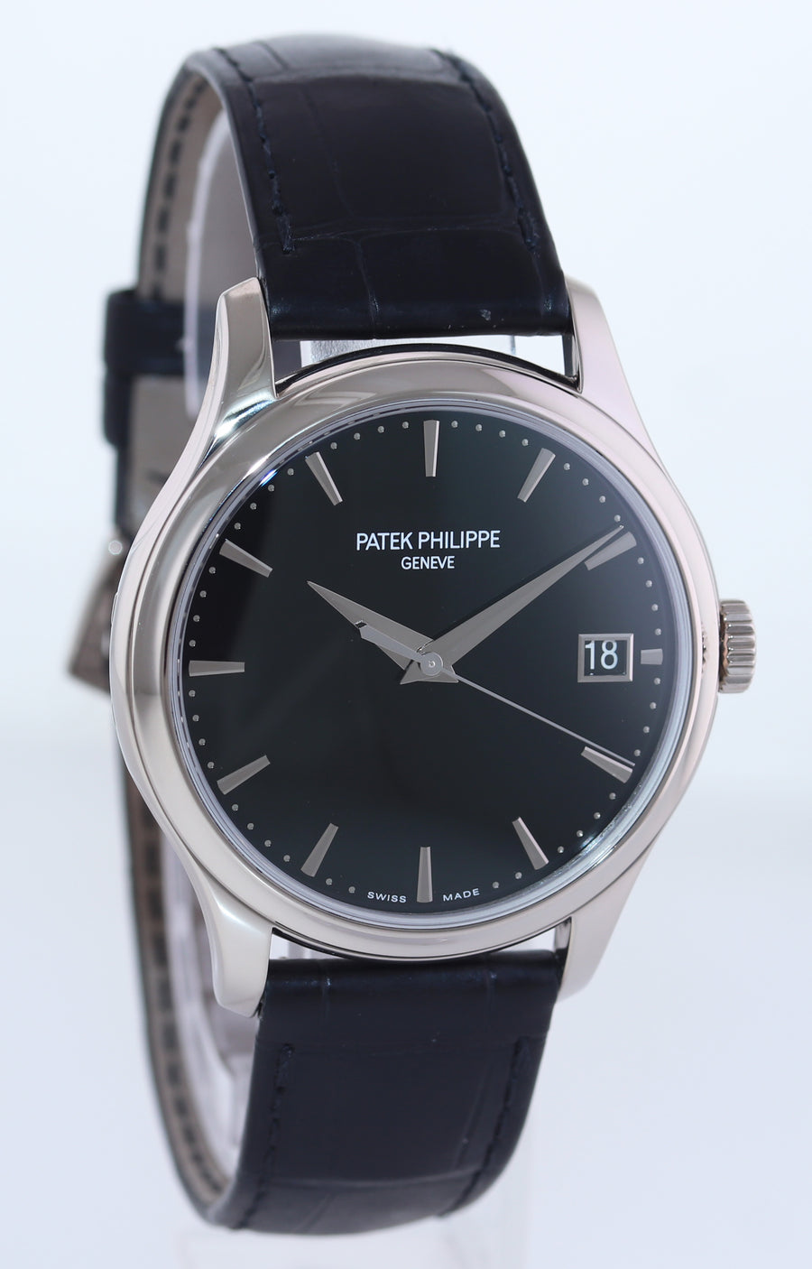 MINT Patek Philippe 5227G 39mm White Gold Black Dial Leather Watch Box