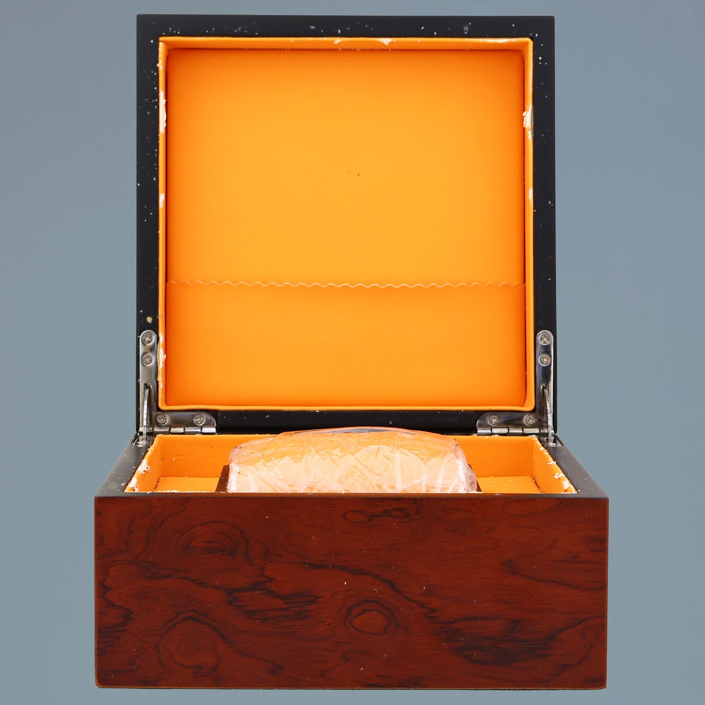 Girard Perregaux Laureato Limited 28 Pieces 81010-11-1745-11A Orange Arabic Watch