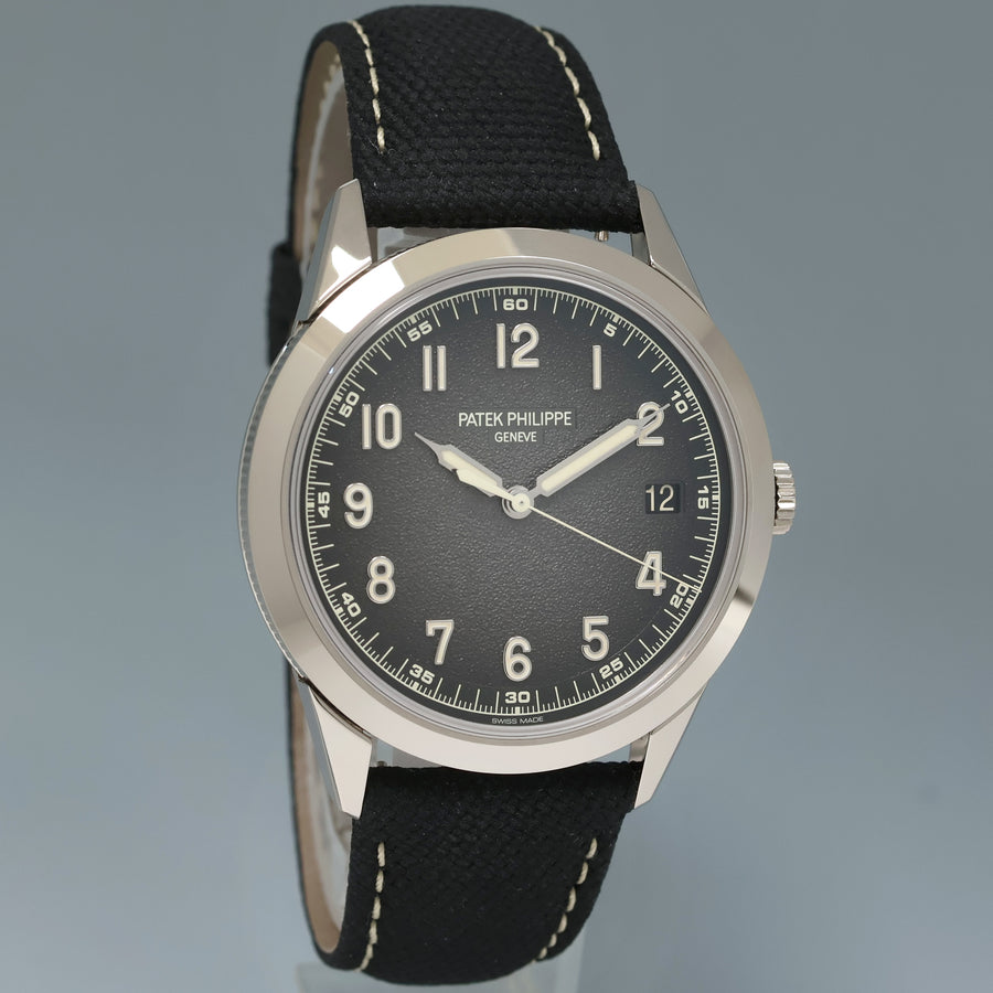 2023 PAPERS MINT Patek Philippe 5226G 40mm White Gold Black Dial Leather Watch Box