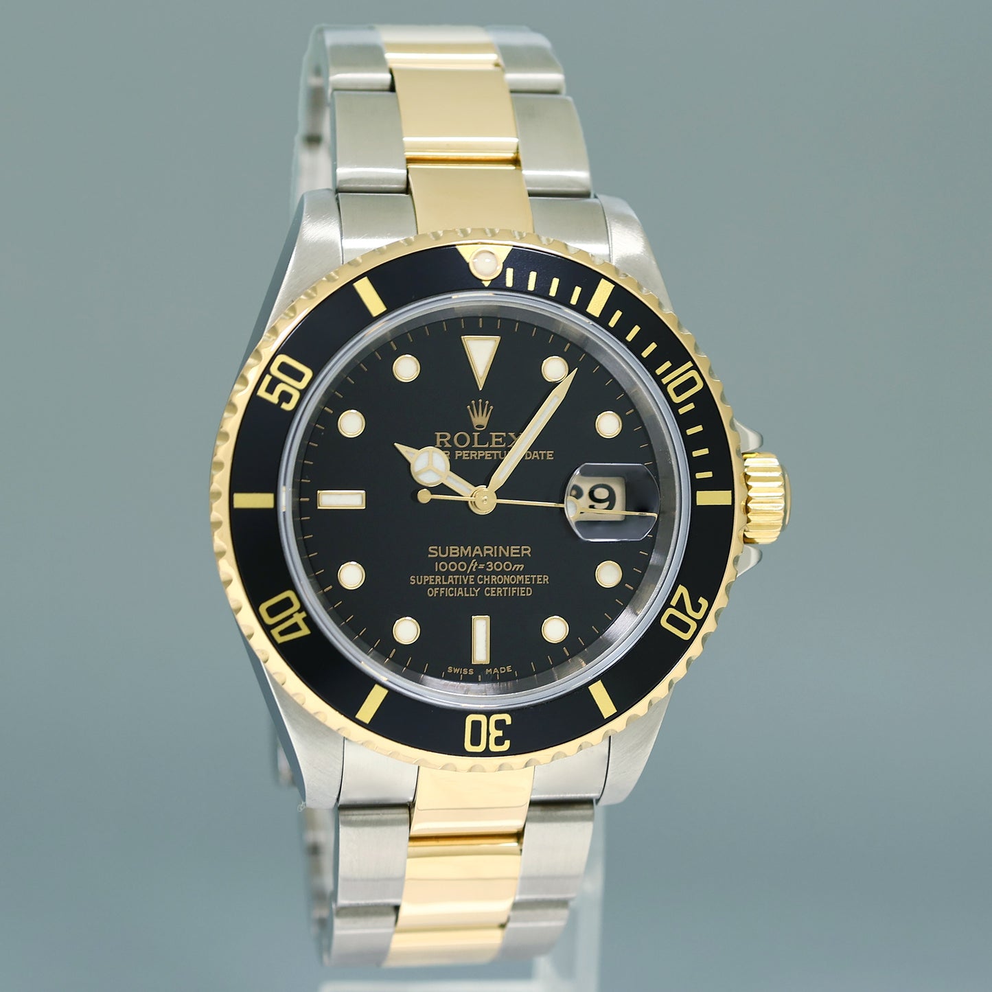 2004 MINT GOLD BUCKLE Rolex Submariner 16613 Gold Steel Two Tone Black Watch Box