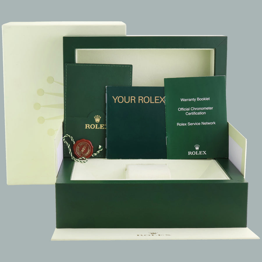 2002 MINT Rolex 16618LN Submariner 18k Yellow Gold Black Dial 40mm No Hole Case Watch