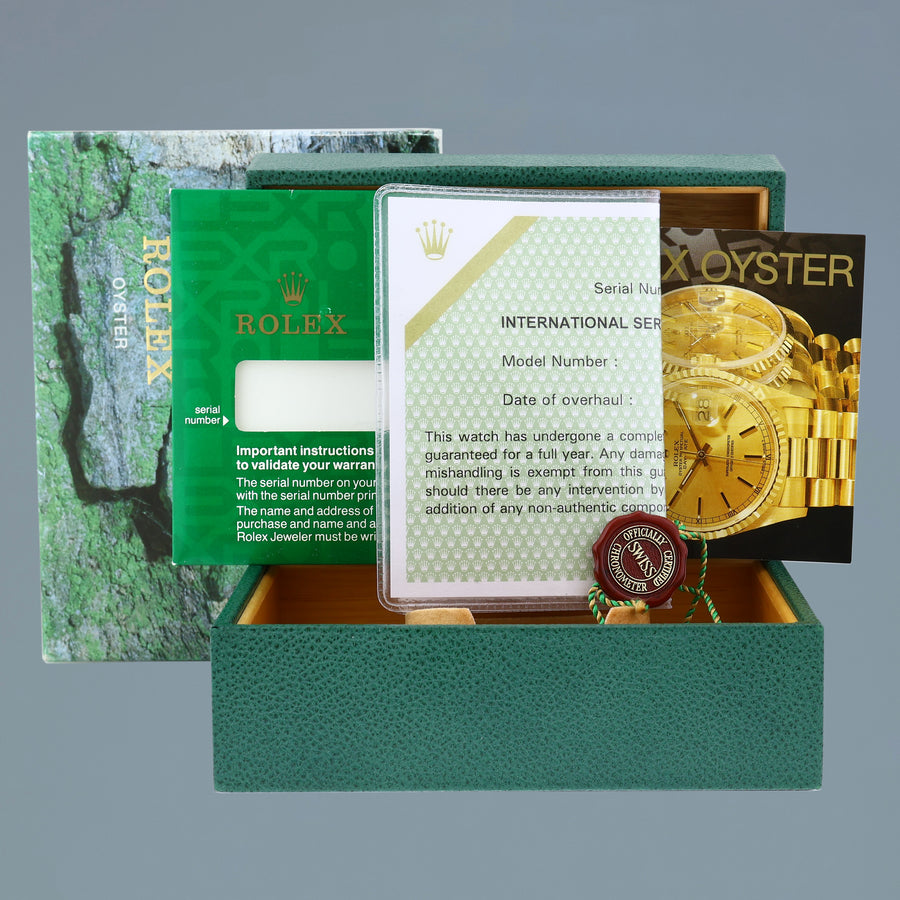 1997 RSC PAPERS MINT Rolex Submariner Date Tritium 16610 Steel Black 40mm Oyster Watch Box