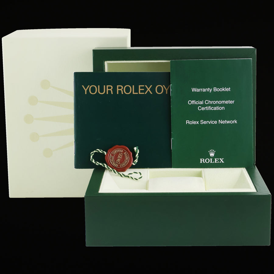 2001 MINT Rolex Explorer II White 16570 40mm Polar GMT SEL Holes Watch Box