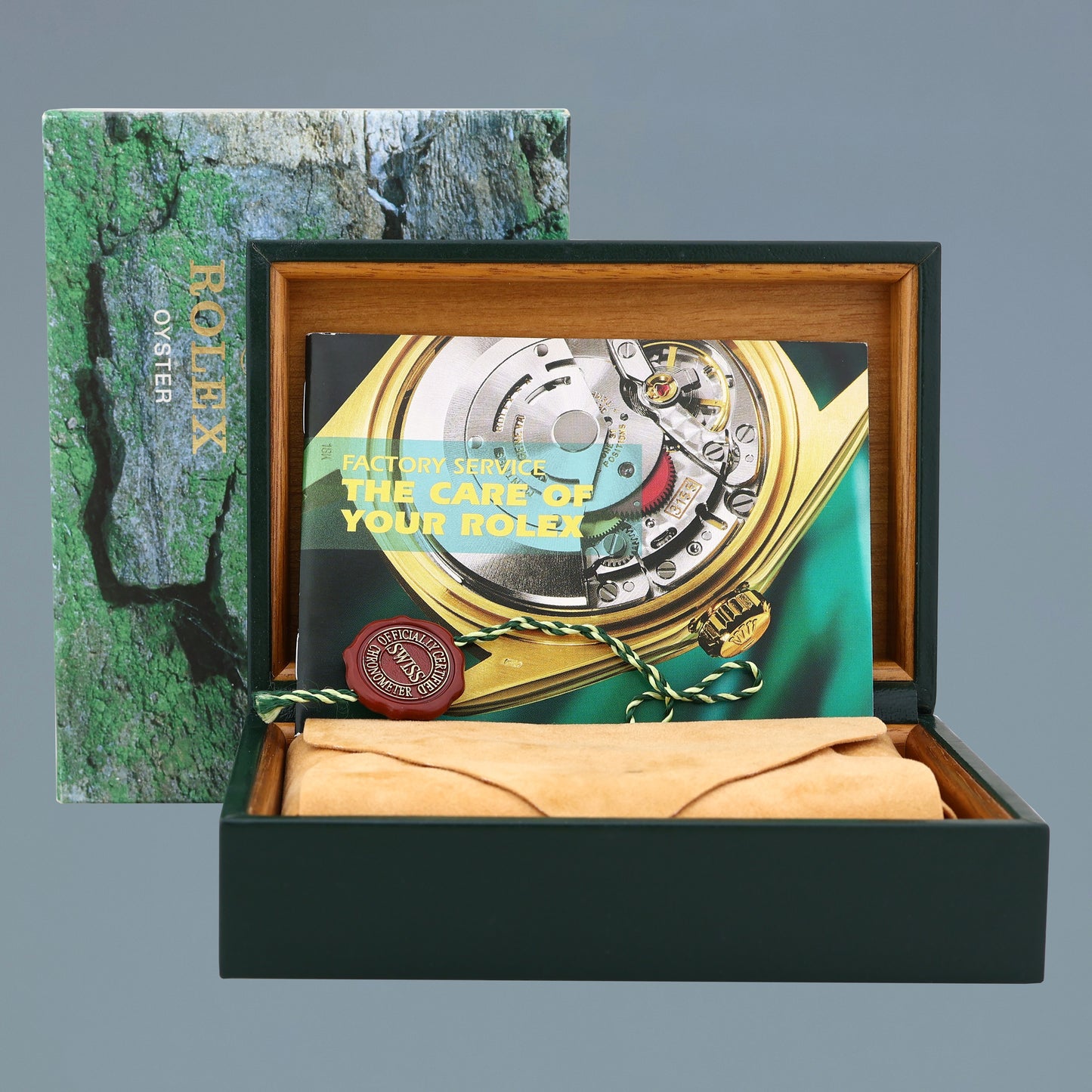 MINT 1996 Rolex Submariner Date Tritium 16610 Steel Black 40mm Oyster Watch Box