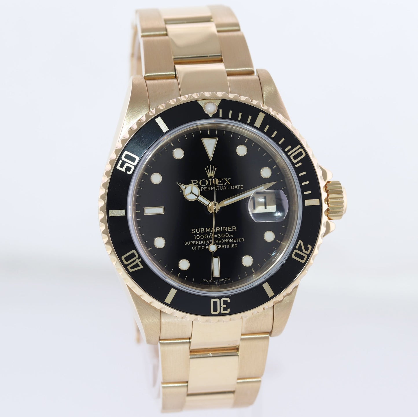 2002 MINT Rolex 16618LN Submariner 18K Yellow Gold Black Dial 40mm No Hole Case Watch Box